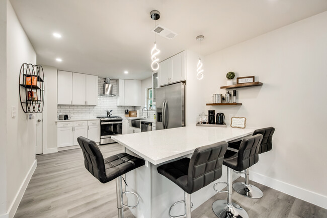 Building Photo - 11385 Earlywood Dr