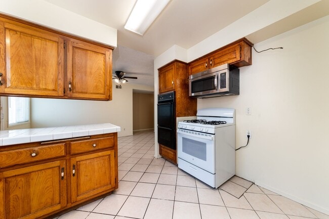 Building Photo - Charming Single-Story 3-Bed Home with Pool in Camarillo