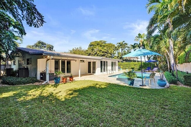 Building Photo - 2616 NE 27th Terrace