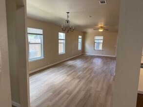Building Photo - 927 Rustling Cove