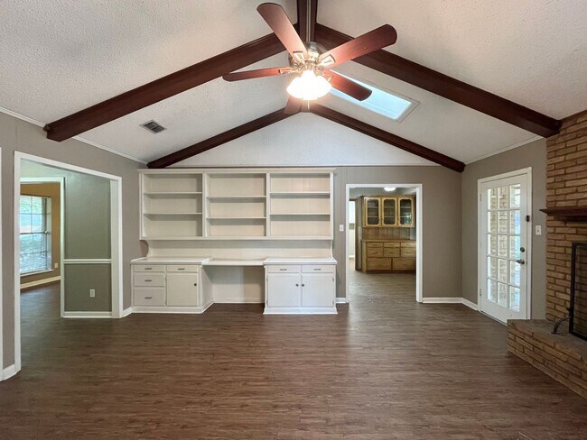 Building Photo - 3512 Glendale Dr