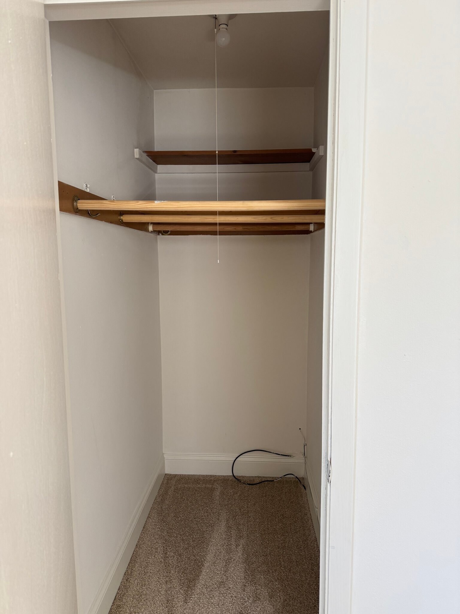 Building Photo - 2260 N Summit Ave