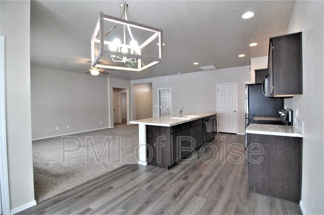 Building Photo - 973 S Rangipo Ave