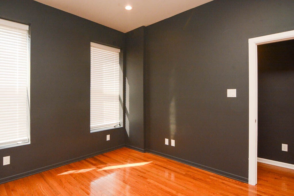 Building Photo - 1450 W Blackhawk St