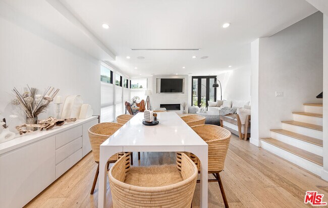 Building Photo - 5317 Pacific Ave