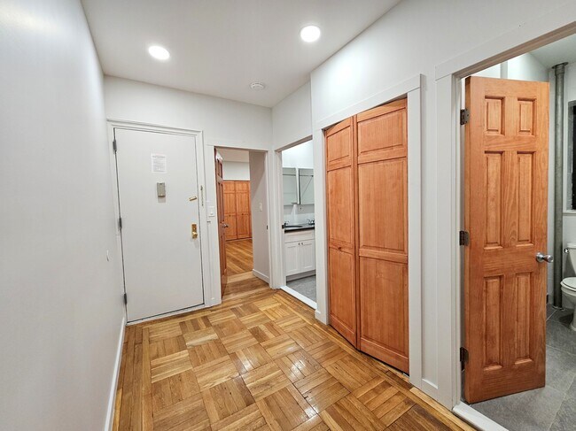 Building Photo - 610 W 150th St