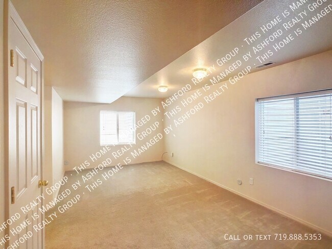 Building Photo - 3314 Castellon Dr