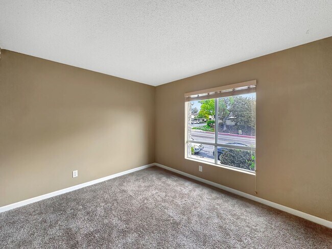 Building Photo - 9550 Carroll Canyon Rd