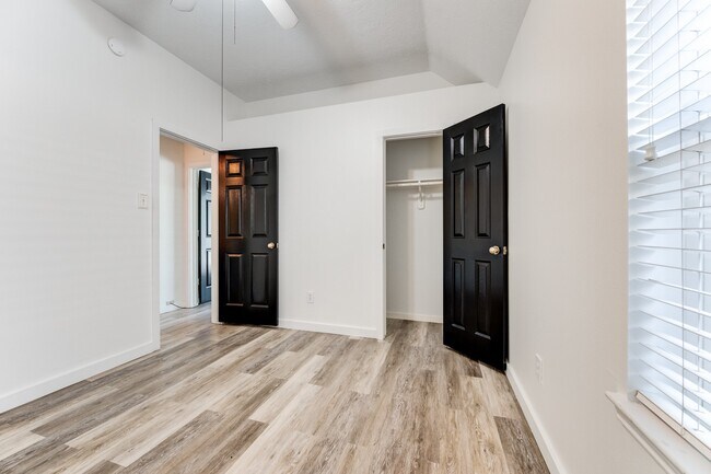 Building Photo - 31302 Baker Lake Dr