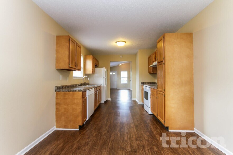 Building Photo - 345 Bent Stream Ln