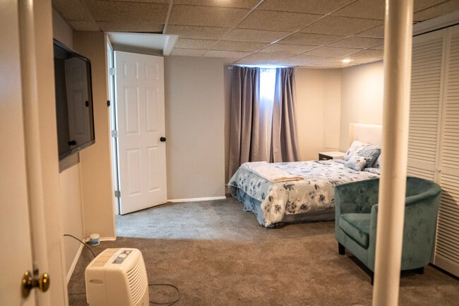 Building Photo - 8623 Willow Oak Rd