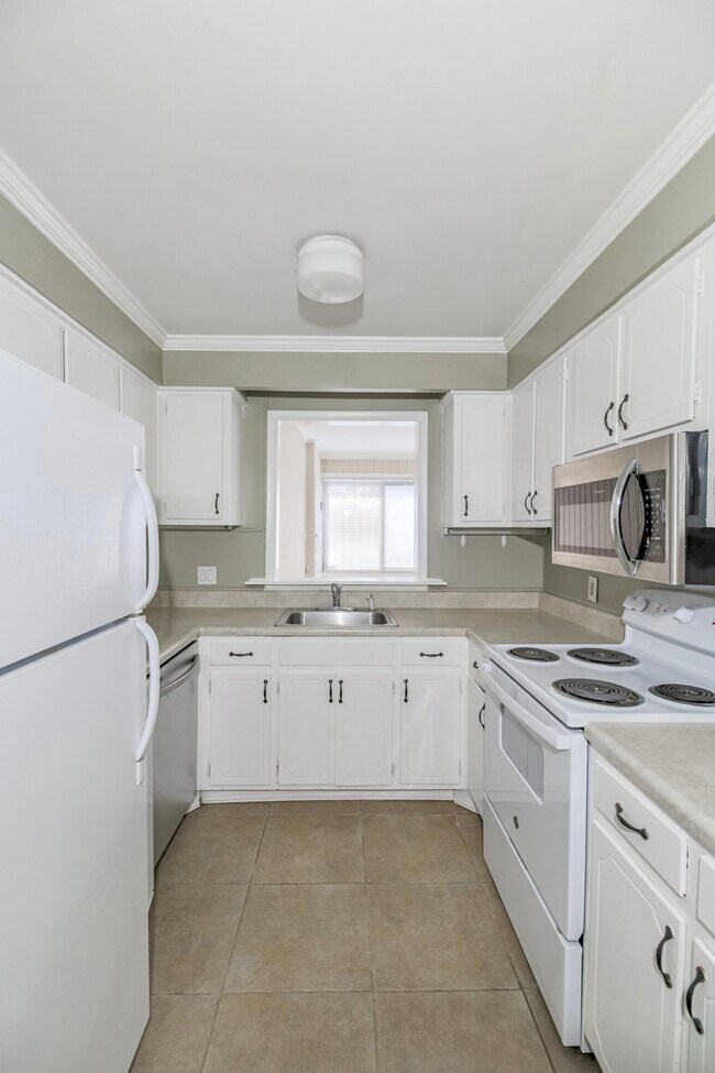 Kitchen - 3000 Hillsboro Pike