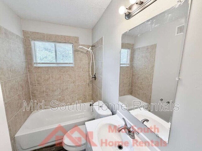 Building Photo - 3231 Harvester Ln