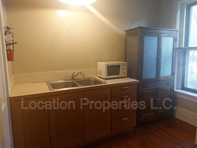 Building Photo - 728 Rhode Island St