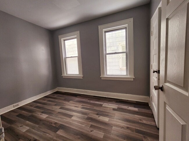Building Photo - 324 Lenox Ave