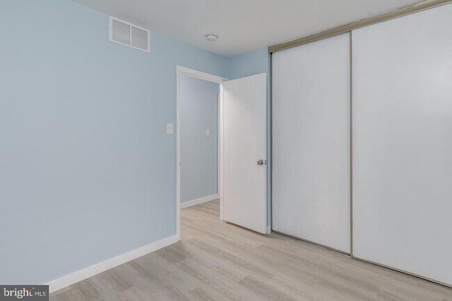 Building Photo - 1929 The Woods II