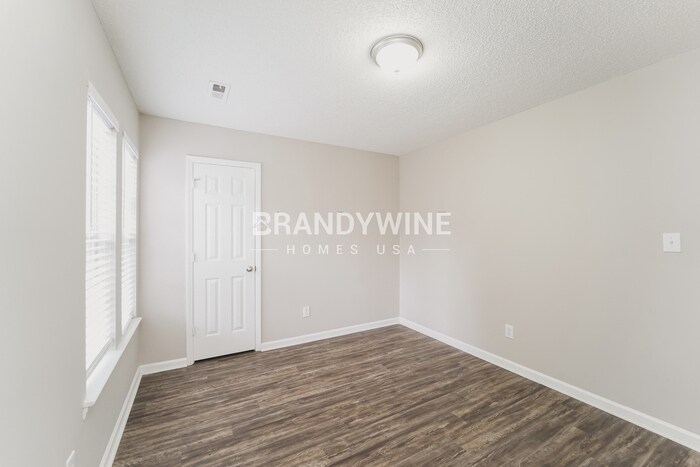 Building Photo - 5831 Silver Eagle Dr