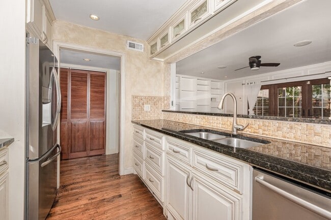 Building Photo - 3438 Asbury St