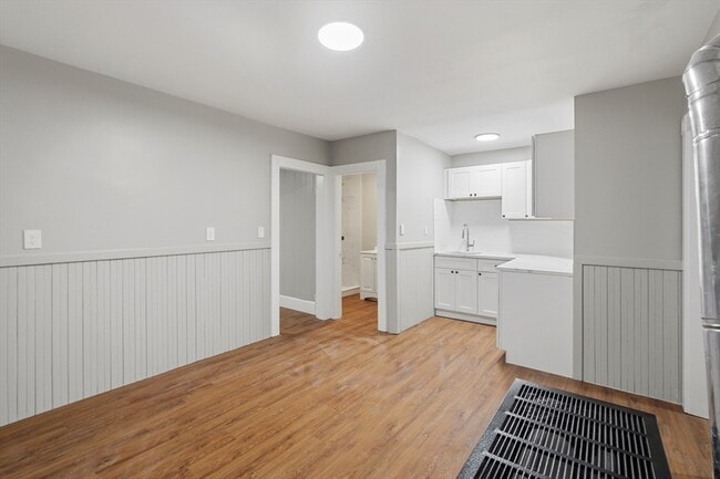 Building Photo - 44 Pratt St