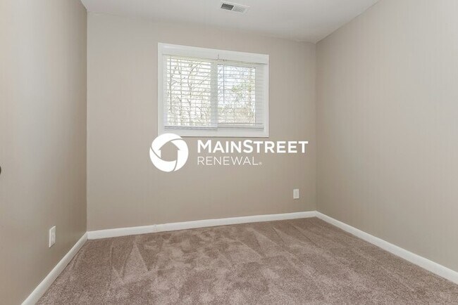 Building Photo - 3 Bedroom Pet-Friendly Home in Jonesboro, GA with Main Street Renewal