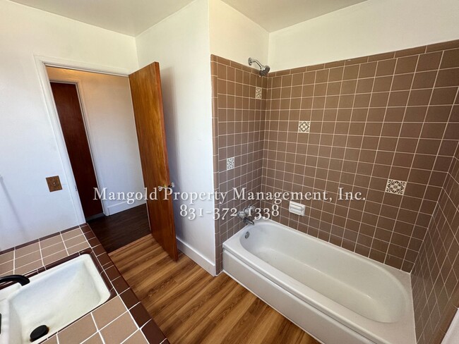 Building Photo - Fully Updated 3-Bedroom Home with Spacious...