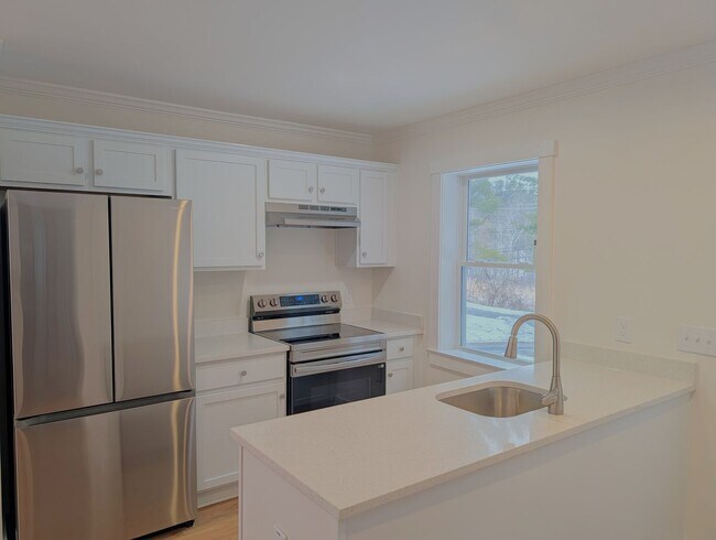 Building Photo - 125A Tamarack Rd