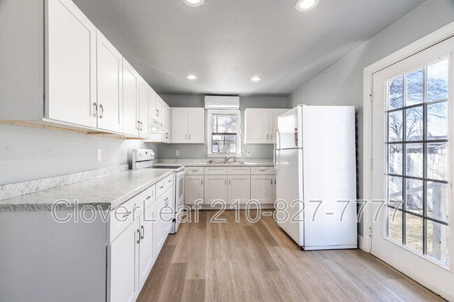 Building Photo - 2114 Jupiter St