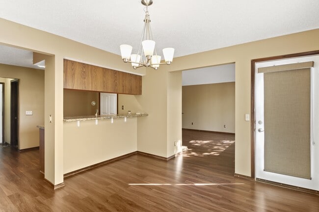 Building Photo - 505 Clearwater Dr