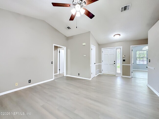 Building Photo - 341 Hickory Hollow Dr N