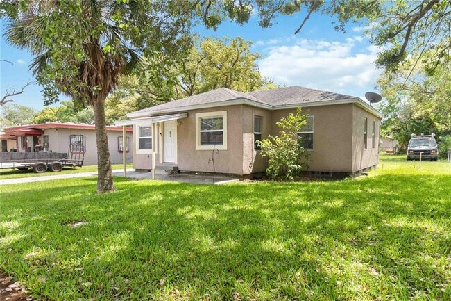 Building Photo - 634 18th St