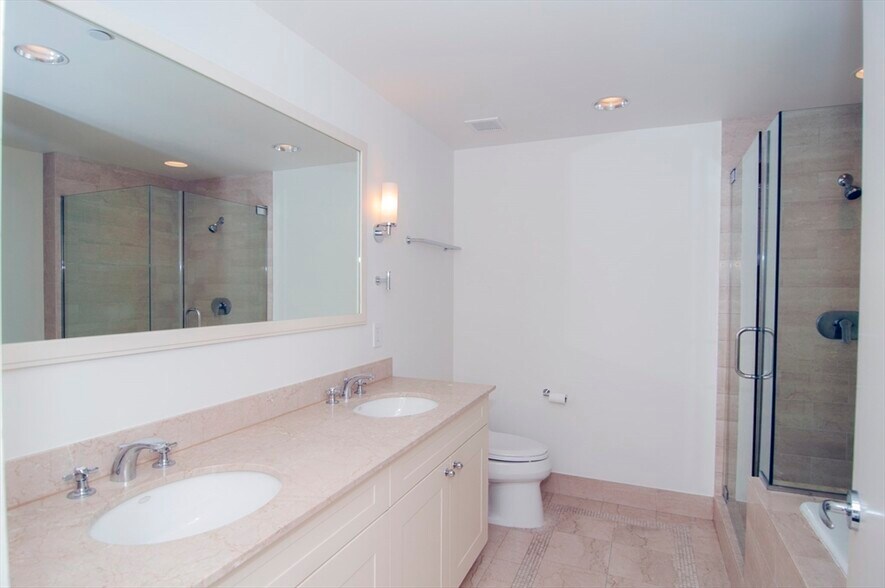 Building Photo - 505 Tremont St