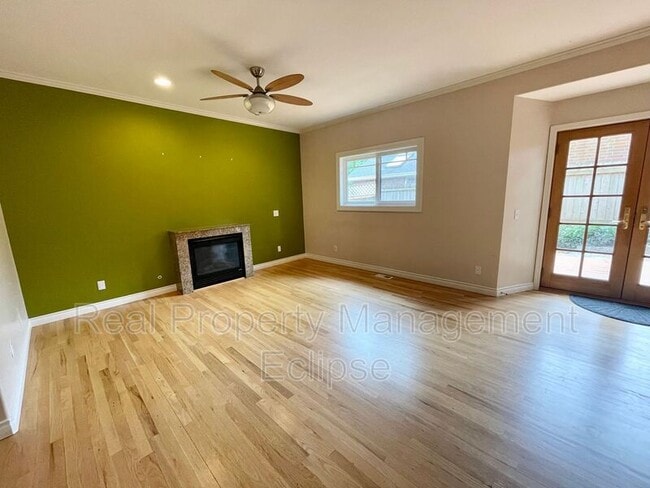 Building Photo - 315 N 155th St
