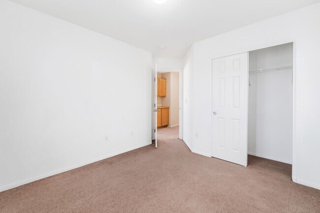 Building Photo - Modern Comfort in the Heart of Coronado Ranch!