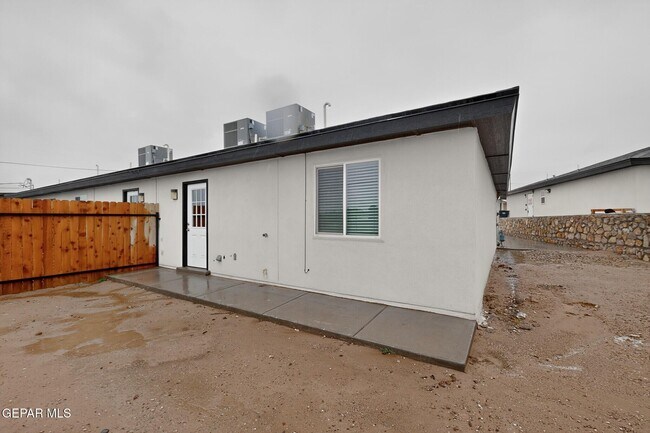 Building Photo - 1483 O Sullivan Dr