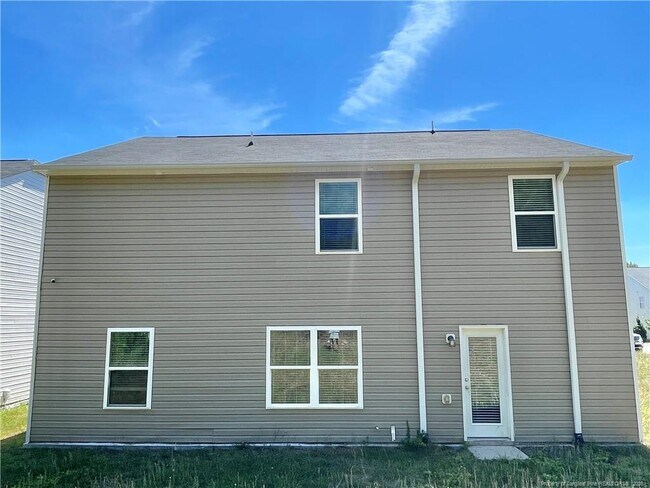 Building Photo - 92 Hallow Oak St