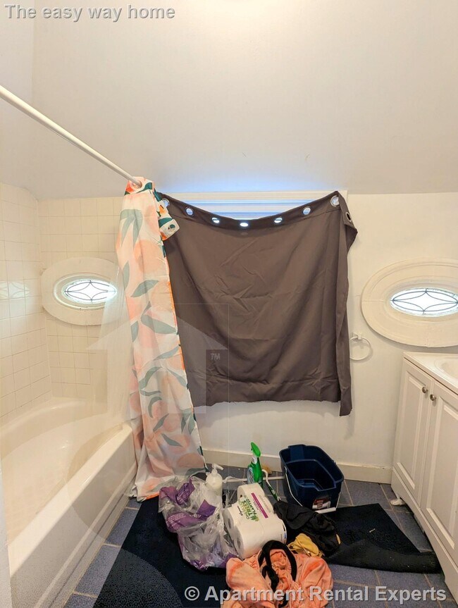 Building Photo - 44 Central St