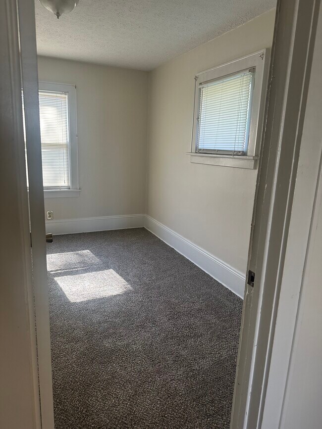 Building Photo - 134 Norwood St