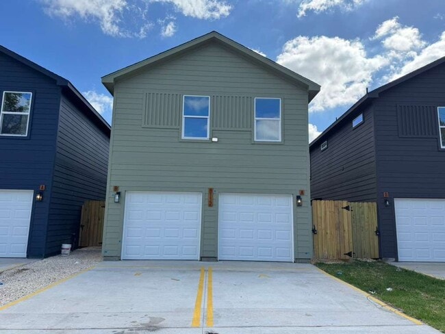 Building Photo - Brand-New Duplex for Rent – 3 Bed | 3.5 Bath