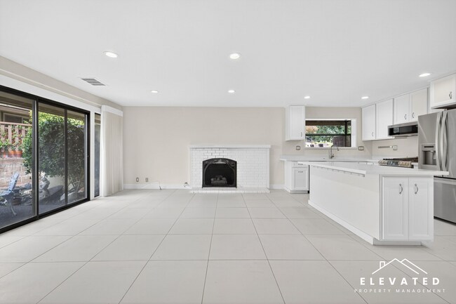 Building Photo - 458 Las Casitas Ct