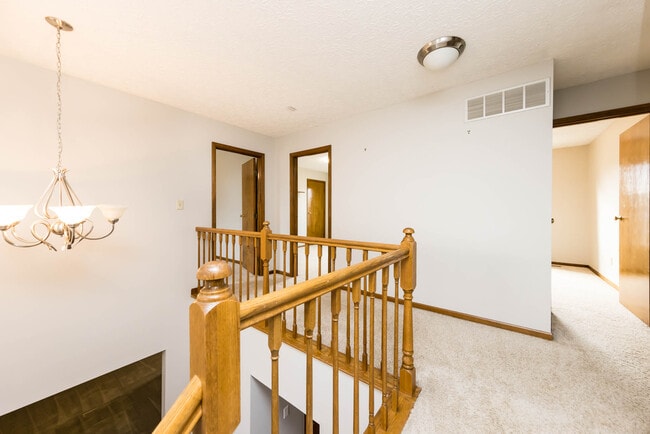 Building Photo - 6085 Tara Hill Dr