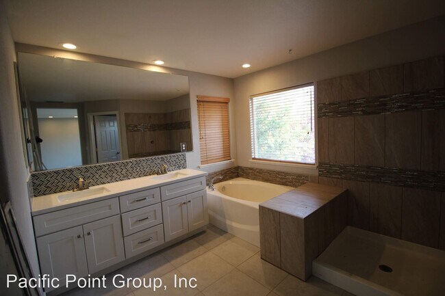 Building Photo - 5 br, 2.5 bath House - 2731 Zinfandel Ct