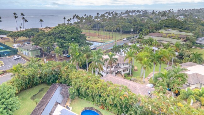 Building Photo - Beautiful Kahala Home on a Private Estate