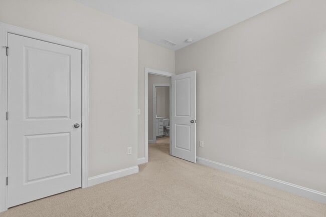 Building Photo - 2888 Macintosh Woods Dr