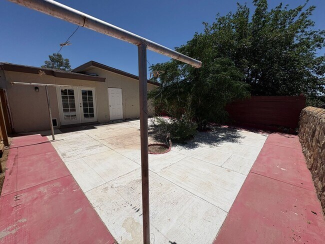 Building Photo - Lower valley duplex for rent
