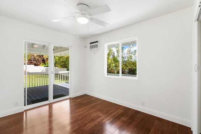 Building Photo - Kahala Home 5 bedroom 4 bath with Large Yard