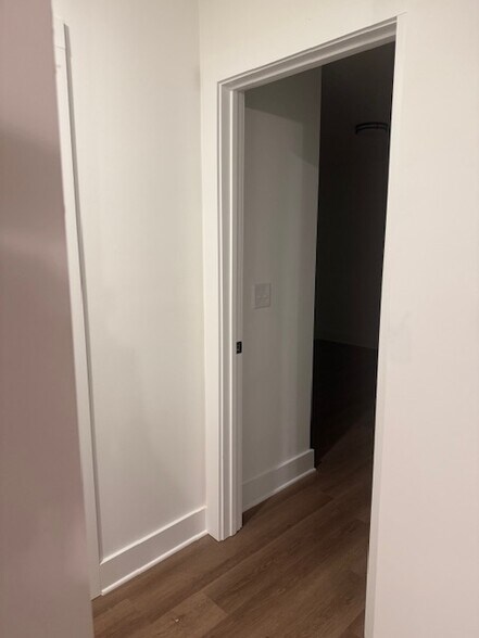 Building Photo - 150 Cherry St