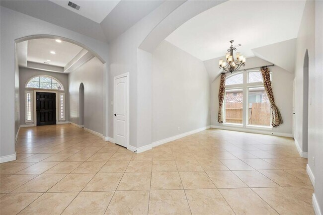 Building Photo - 2423 Rosillos Peak Dr
