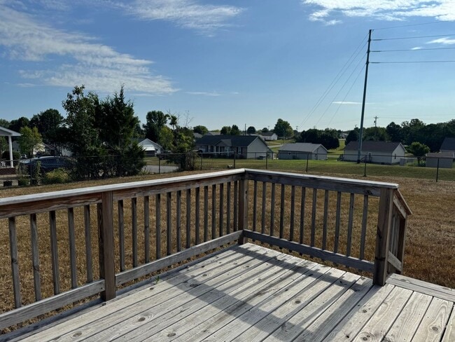 Building Photo - Convenient Location!  3 bedroom 2 bath wit...