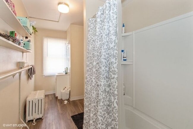 Building Photo - $3,400 | 4 Bedroom, 2 Bathroom House | Pet...