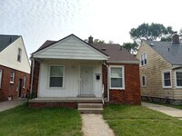 Building Photo - 18686 Fairport St